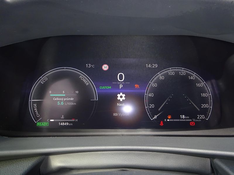 Toyota C-HR 1.8 HSD e-CVT 140k Style - fotka 14 z 20