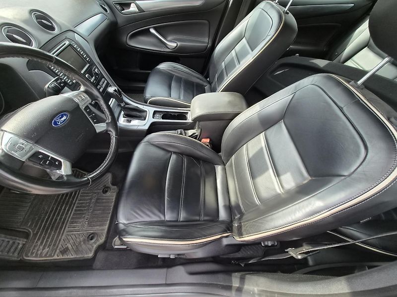 Ford Mondeo (2013) 2,0 TDCi - fotka 7 z 11