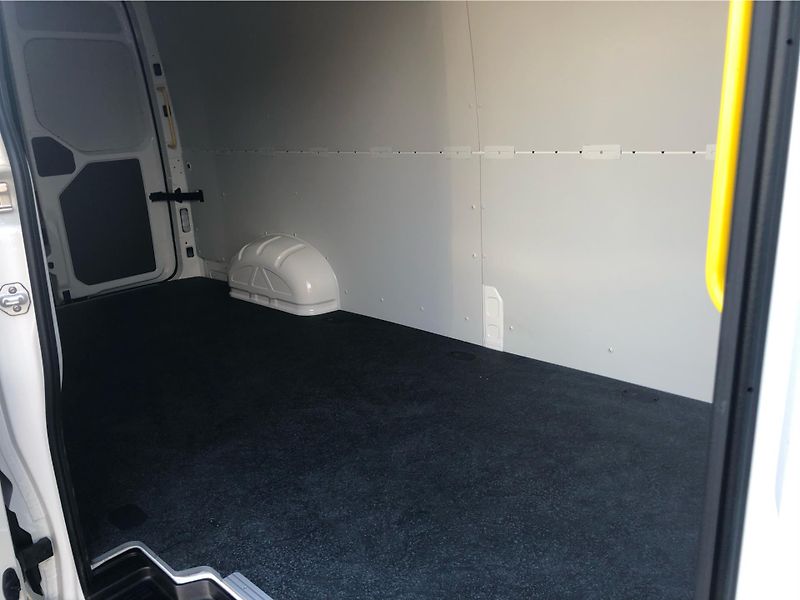 Volkswagen Crafter 2,0 TDI - fotka 15 z 30