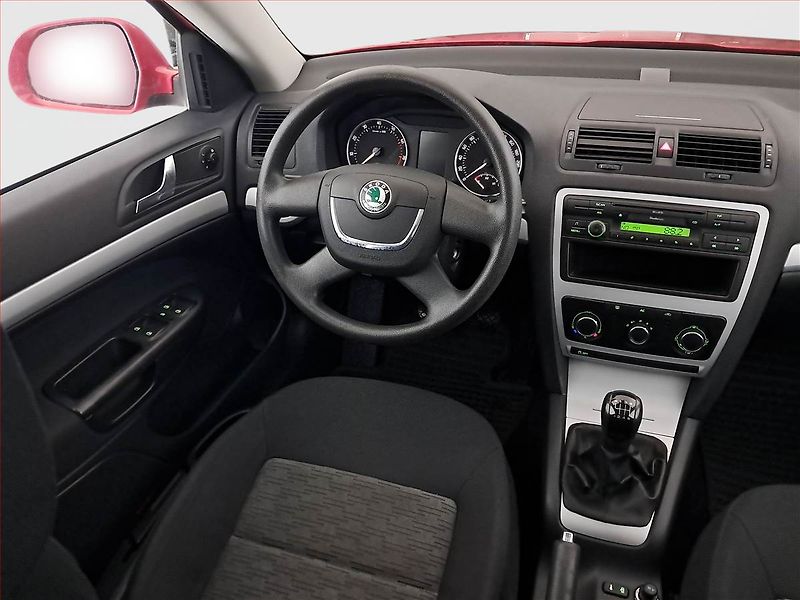 Škoda Octavia (2010) Ambiente 1.2 TSI, Serv.kniha - fotka 7 z 16