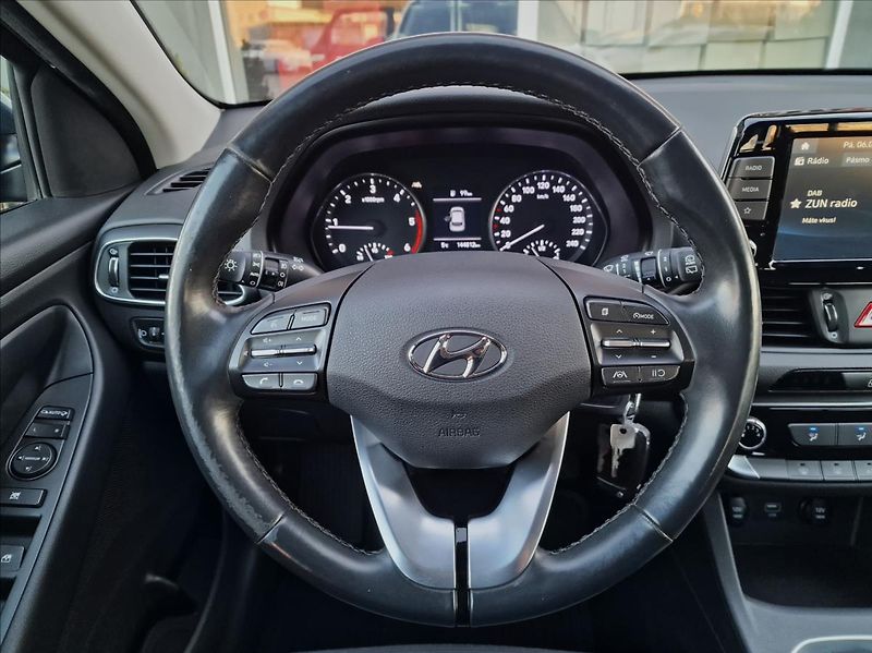 Hyundai i30 1.6CRDi Comfort,ČR,1.Majitel - fotka 21 z 50