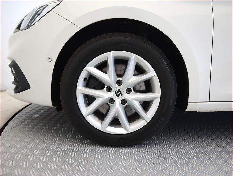 Seat Leon (2022) 2.0 TDI, Automat, Navi - fotka 15 z 27