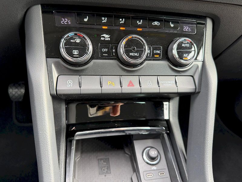 Škoda Karoq (2022) 2.0 TDI 110kW Style Plus Tažné - fotka 26 z 35