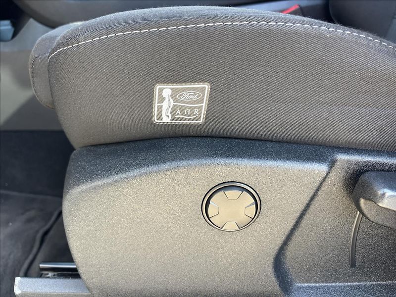 Ford Galaxy 2,5 Hybrid eCVT Titanium 140kW - fotka 19 z 37