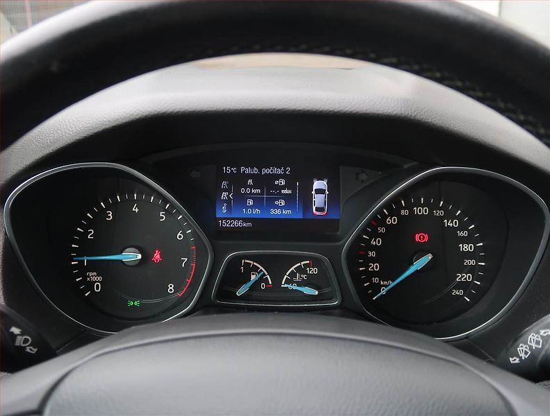 Ford Focus (2016) 1.0 EcoBoost, Serv.kniha - fotka 11 z 18