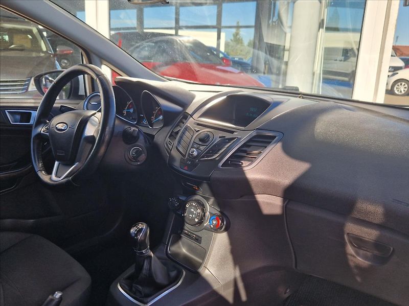 Ford Fiesta 1,2 i 44kW MANUÁL HEZKÝNÁJEZD - fotka 18 z 36