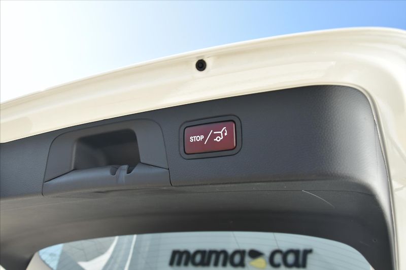 Mercedes-Benz GLC 250 155kW 4MATIC LED DPH ČR - fotka 27 z 27