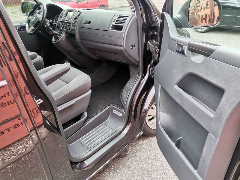 Volkswagen Multivan (2014) 2.0TDi 103kw 7m. NAVI PDC TZ - fotka 14 z 30