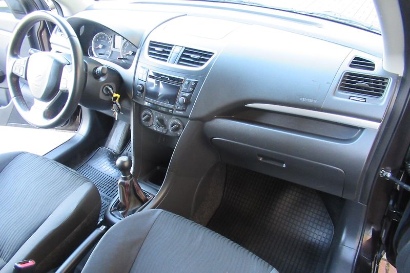 Suzuki Swift 1.2i KLIMA  SADA ALU KOL - fotka 11 z 23
