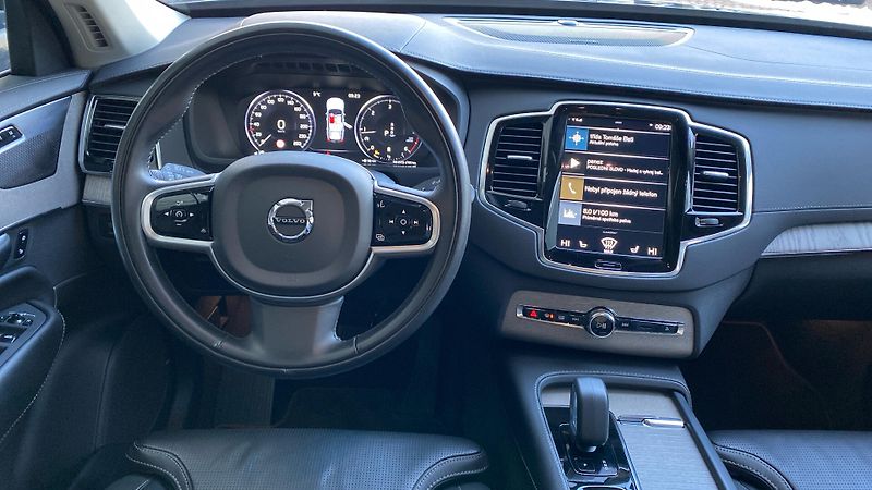 Volvo XC90 INSCRIPTION, B5 AWD, 173+10 kW - fotka 13 z 33