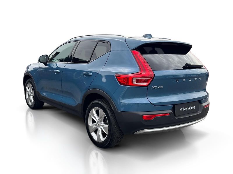 Volvo XC40 T2 FWD MOMENTUM // 1. maj. - fotka 3 z 41