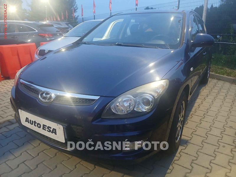 Hyundai i30 (2009) 1.4 i - fotka 1 z 3