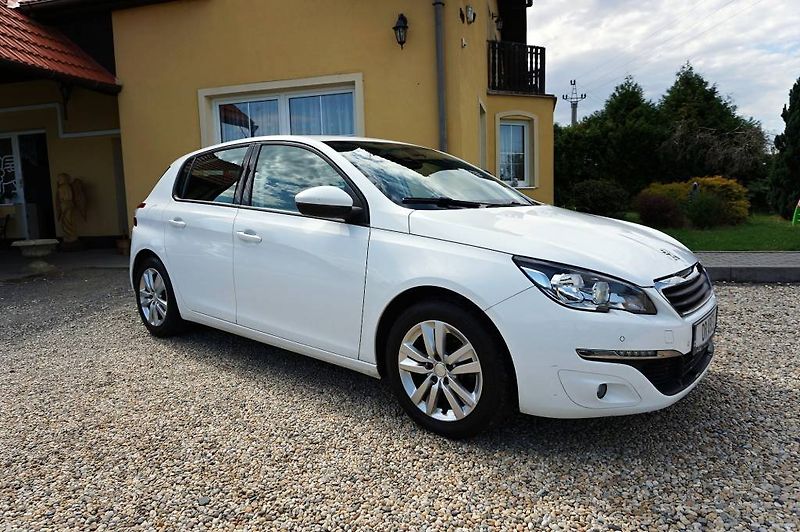 Peugeot 308 (2016) 308 ACTIVE 1,2 PT 81 kW - fotka 2 z 46
