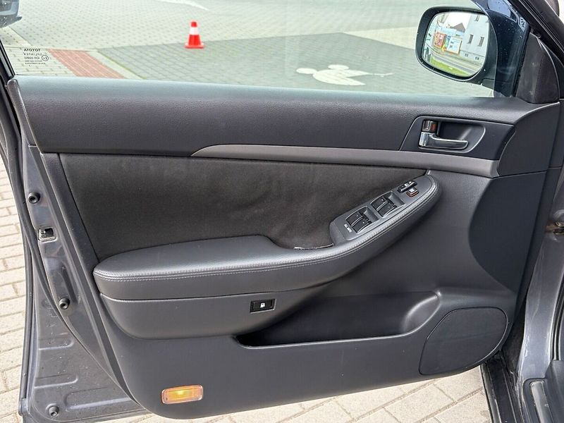 Toyota Avensis - fotka 5 z 13
