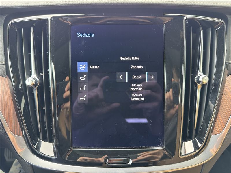 Volvo V60 2,0 T6 AWD Inscription DPH ČR - fotka 41 z 50