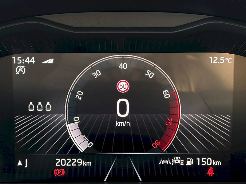 Škoda Kamiq (2025) 1.0 TSI / 85kW / TOP SELECTION - fotka 21 z 35