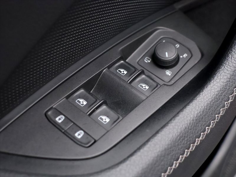 Škoda Kodiaq 2,0 TDI Exclusive Selection CZ - fotka 18 z 47