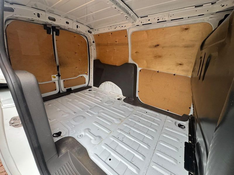 Ford Transit Connect 1.5  1.MAJITEL ČR TOP STAV  - fotka 18 z 21