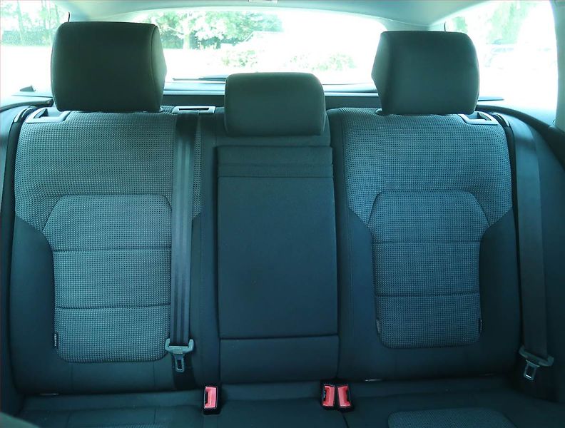 Volkswagen Passat (2011) 1.4 TSI, Serv.kniha - fotka 10 z 16