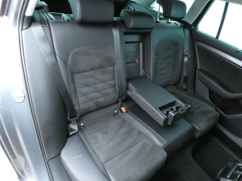 Škoda Superb (2023) Scout 2.0 TDI 147KW DSG 4x4 - fotka 28 z 30