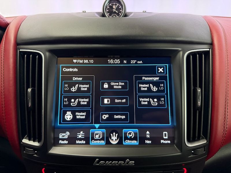 Maserati Levante V6 Q4 DIESEL, PANORAMA, VZDUCH - fotka 15 z 28
