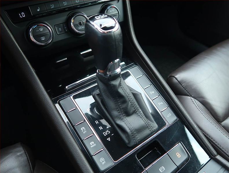 Škoda Superb (2016) Laurin&Klement 2.0 TDI - fotka 13 z 17