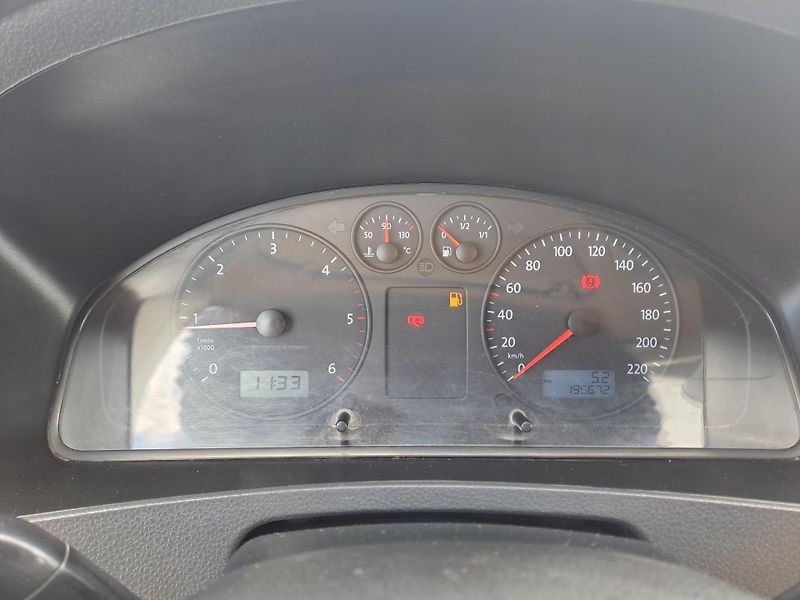 Volkswagen Transporter 1.9 TDi SERVISKA, DOLOŽENÉ KM - fotka 14 z 19