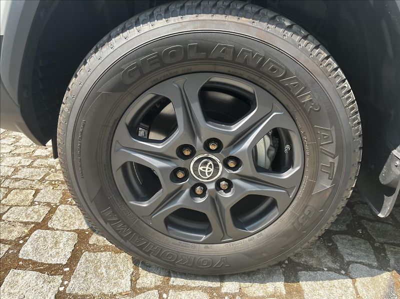 Toyota Land Cruiser 300  3,5 V6 TT 10AT GR Sport 7 - fotka 35 z 45