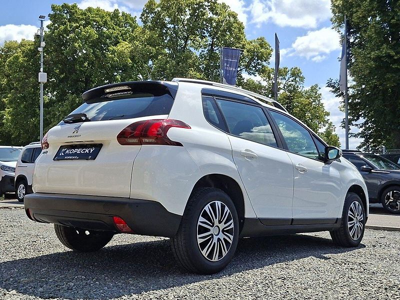 Peugeot 2008 1,2 PT 130k M6 2.MAJ - fotka 9 z 23