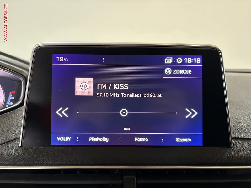 Peugeot 3008 (2019) 1.5 HDi, GT Line, LED, TZ - fotka 13 z 17