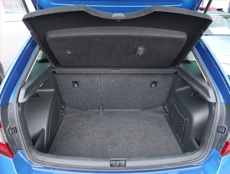 Škoda Rapid (2015) Spaceback 1.2 TSI, Tempomat - fotka 13 z 17