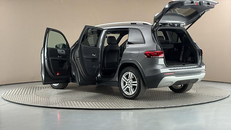 Mercedes-Benz GLB 200d AUT 4MATIC - fotka 7 z 30