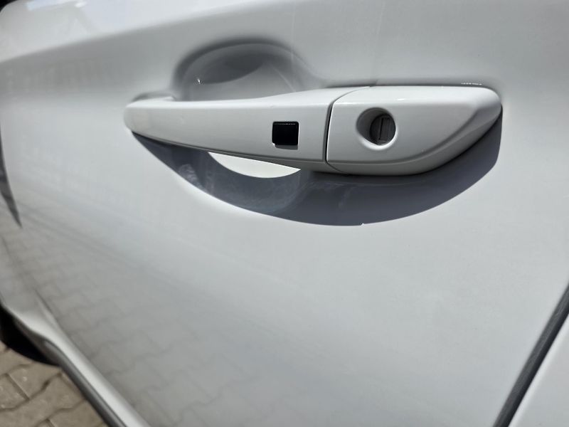 Hyundai Kona 1.6-T-GDi-AUT-1.MAJ.-4x4-DPH - fotka 9 z 17