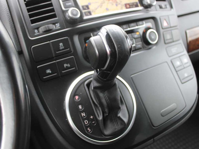 Volkswagen Multivan 7 MÍSTNÉ, NAVIGACE, PANO, KOŽE - fotka 12 z 18