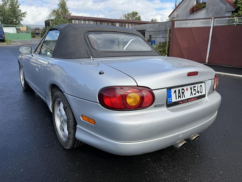 Mazda MX-5 (1998) cabriolet 1.8i - fotka 3 z 9
