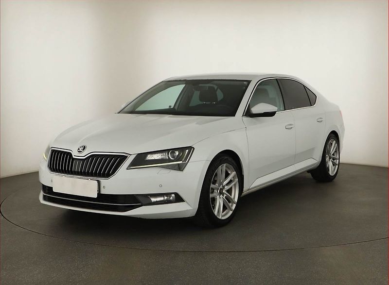 Škoda Superb (2015) 2.0 TDI, Automat, Navi, Xenony - fotka 2 z 15