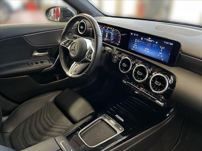 Mercedes-Benz Třídy A 180 Progressive Line - fotka 18 z 21