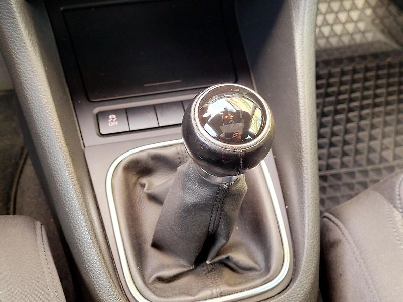 Volkswagen Golf 1,4 TSi Highline ROZVODY     - fotka 32 z 40