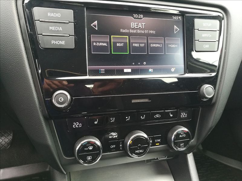 Škoda Octavia 1,5 TSi 1.majitel kombi - fotka 7 z 21