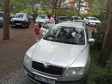 Octavia 2, kterou jsem koupil za 4000 Kč měsíc před dovolenou a bez problémů jsme odjeli Polsko - Pobierowo, musel jsem se usmívat jak všude byla u hotelu dráha auta a my to dali bez problémů 1230 km se spotřebou 5,1L/100km.