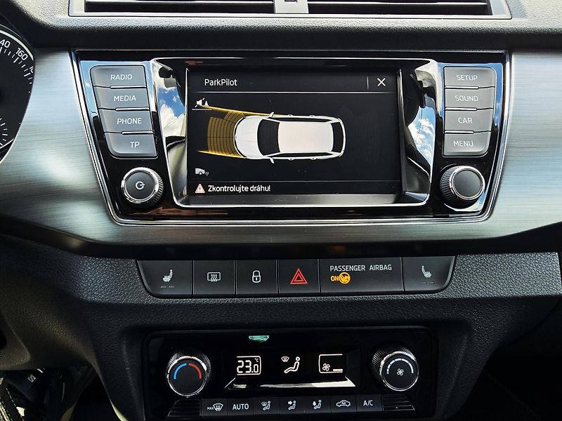 Škoda Fabia TSI 81KW DSG KAMERA ACC 1Majit - fotka 22 z 22