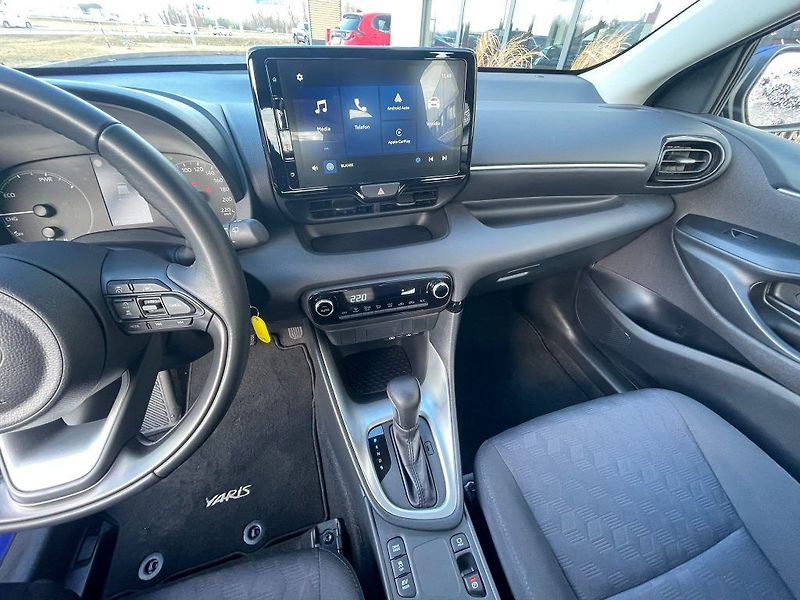 Toyota Yaris 1.5 Hybrid automat 116k Comfor - fotka 21 z 27