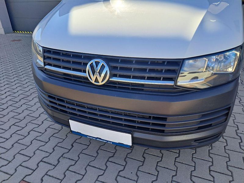 Volkswagen Transporter (2018) 2.0 TSI, 110kW, 6 míst, ZÁRUKA - fotka 4 z 27