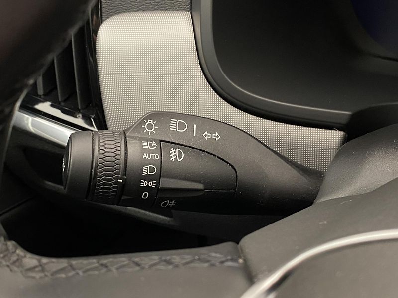 Volvo V90 T6 AWD RECHARGE DARK PLUS - fotka 22 z 60