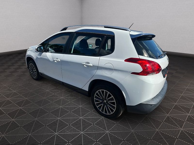 Peugeot 2008 (2014) 1.2T 60kw - fotka 5 z 22