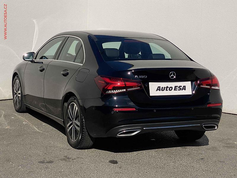 Mercedes-Benz Třídy A (2022) 1.3 CGi A 180, ČR, AT, LED - fotka 6 z 24