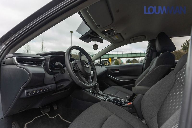 Toyota Corolla SD 1.8L HEV CVT Style - fotka 20 z 32