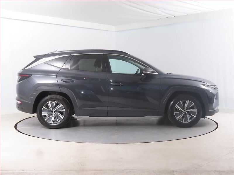 Hyundai Tucson (2021) 1.6 T-GDI - fotka 6 z 14