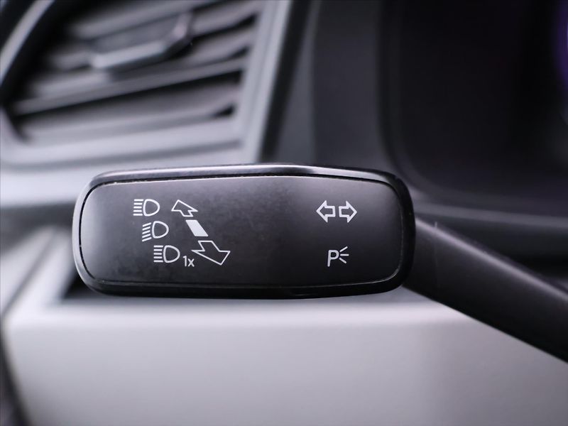 Volkswagen Transporter 2,0 TDI 110kW DSG 9-Míst CZ DP - fotka 18 z 31
