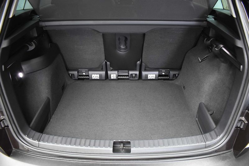 Škoda Karoq 1.6 TDI 85kW KAMERA*KESSY*ACC* - fotka 40 z 42